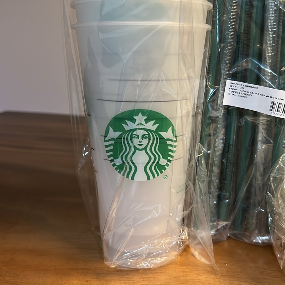 Starbucks Reusable Cups with lids and straws. - Picture 2 of 8